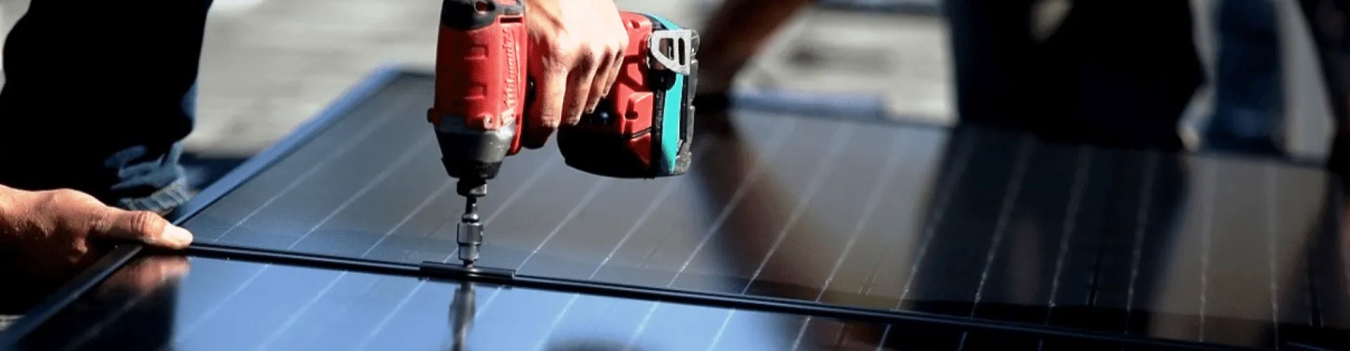 Điện Mặt Trời Áp Mái Là Gì? Nguyên Lý, Cấu Tạo & Lợi Ích Thực Tế